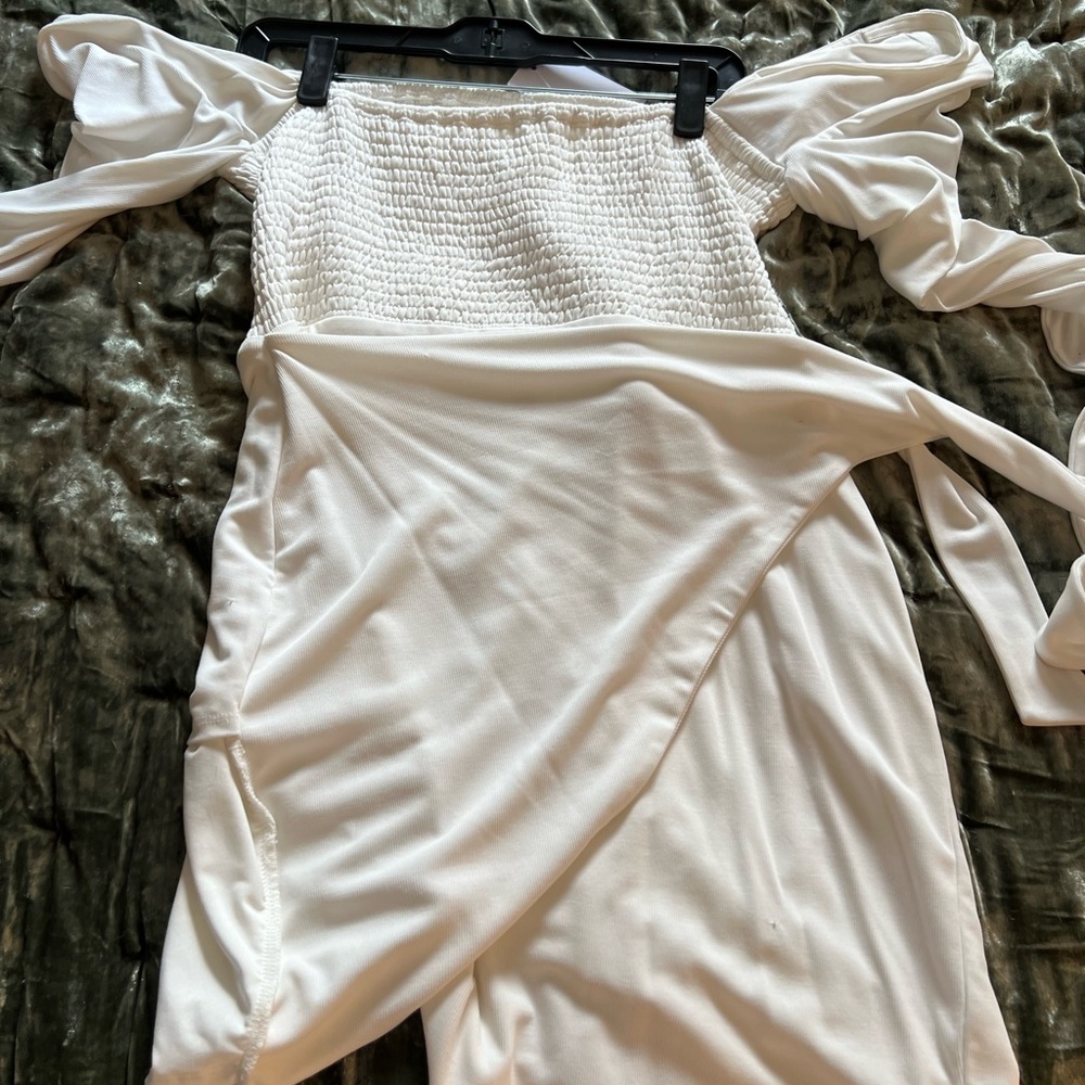 Lovers & Friends off-the-shoulder white dress, size XL NWT!